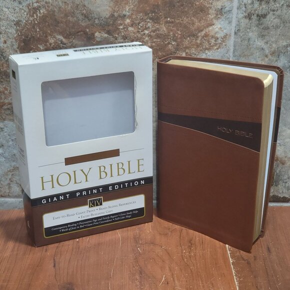 Holy Bible Giant Print Edition KJV - Picture 4 of 16